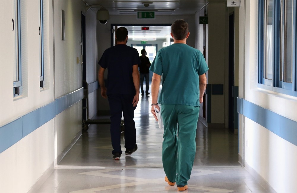«Παράθυρο» για την επιστροφή ανεμβολίαστων υγειονομικών